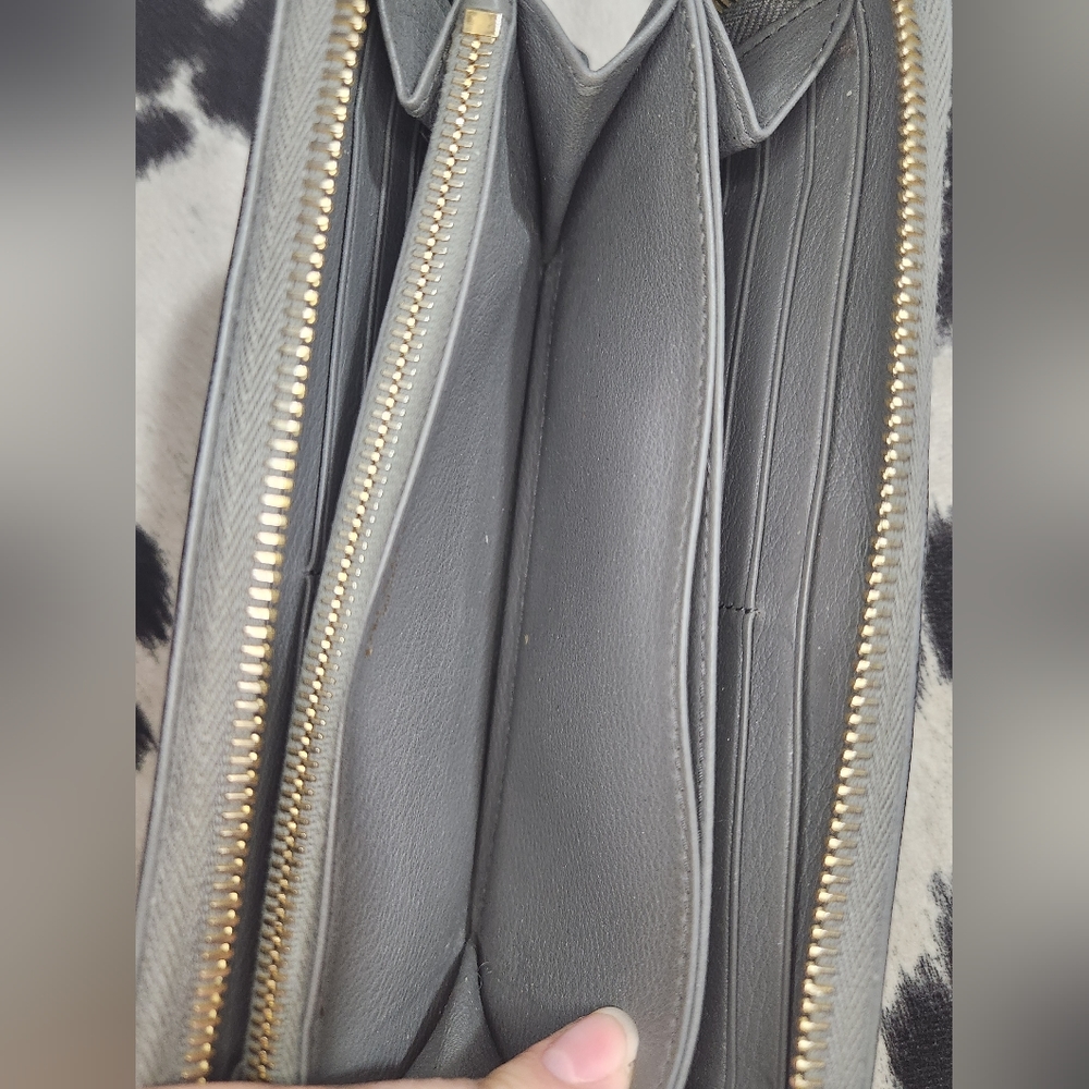 Preloved Prada Vitello Grain Leather Wallet - Picture 8 of 15